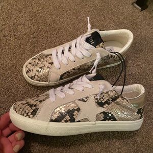 Steve Madden Sneakers